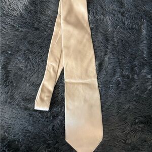Embassy Square Silk Tie in color cream